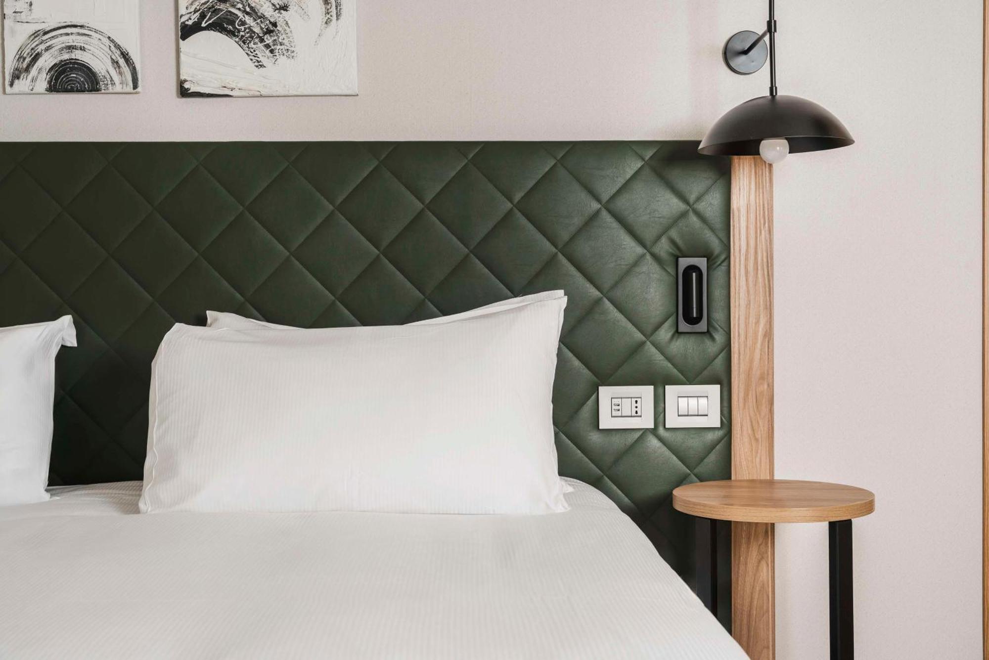 Hilton Garden Centre Hotel 4*